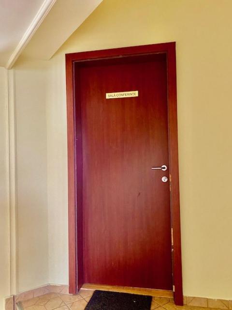 Rîşnov Pensiunea Casa Saxonia מראה חיצוני תמונה