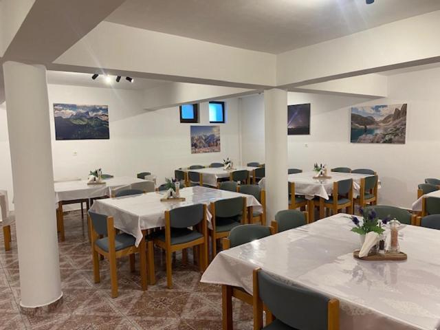 Rîşnov Pensiunea Casa Saxonia מראה חיצוני תמונה