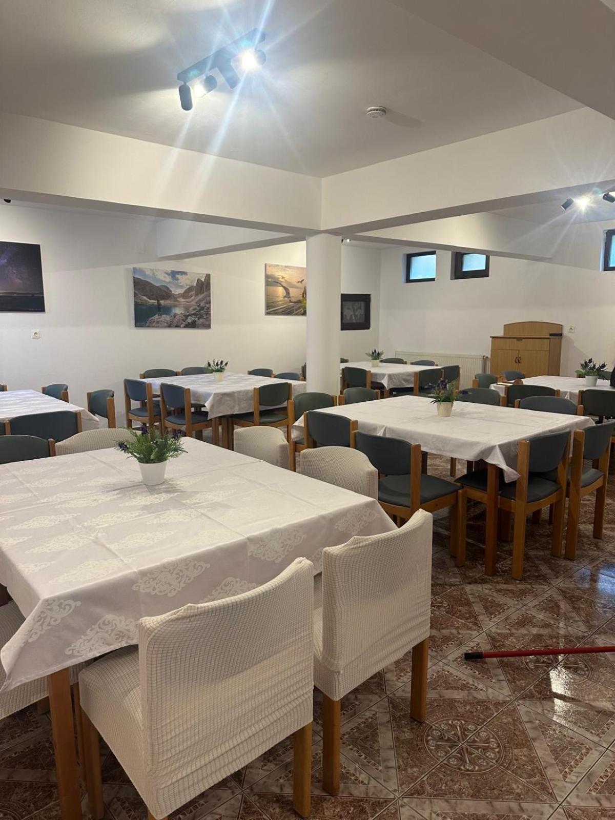 Rîşnov Pensiunea Casa Saxonia מראה חיצוני תמונה