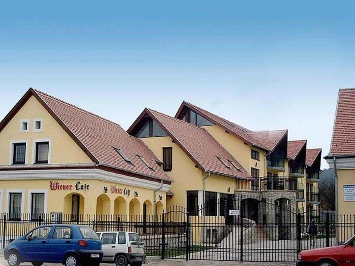 Rîşnov Pensiunea Casa Saxonia מראה חיצוני תמונה